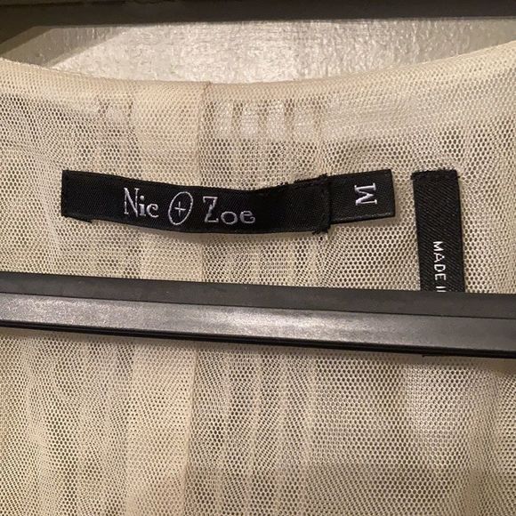 NIC + Zoe Embroidered Sheer Nylon Sleeveless Top Size Medium - Picture 4 of 8